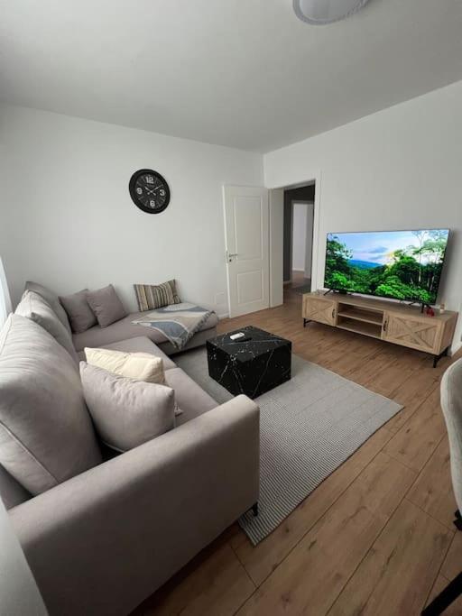 Modern Apt Near City Centre Shkodër エクステリア 写真