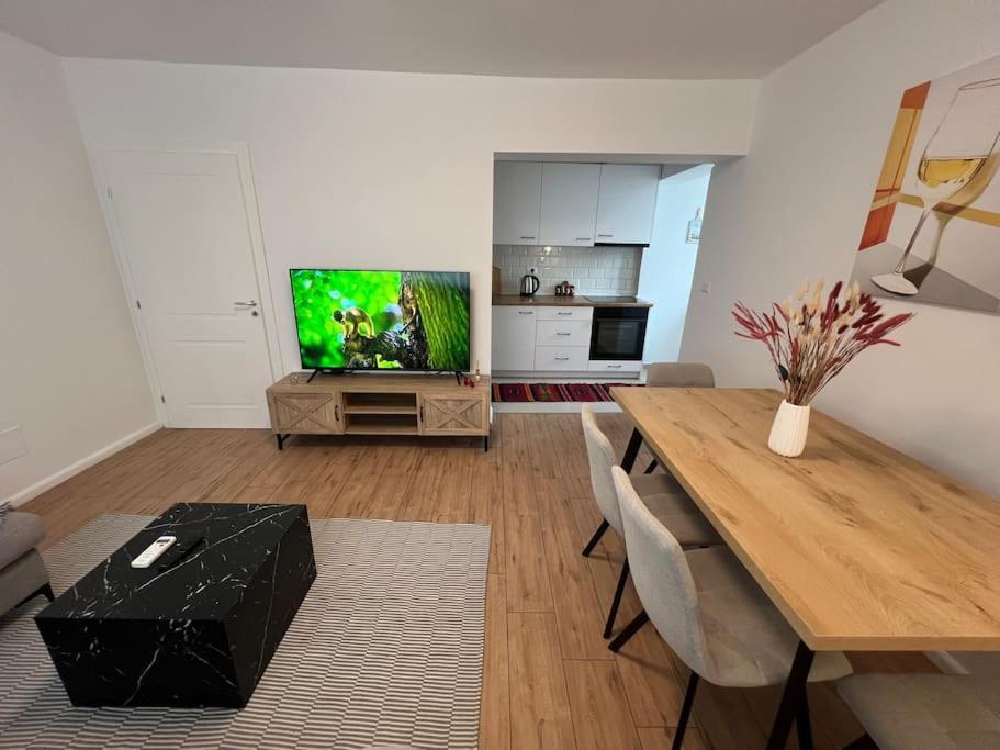 Modern Apt Near City Centre Shkodër エクステリア 写真