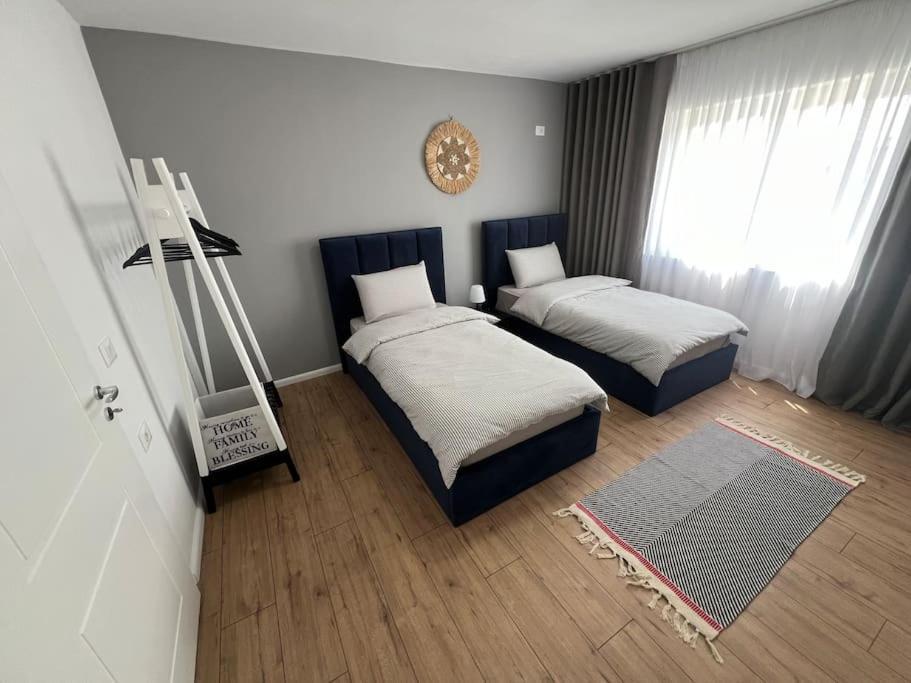 Modern Apt Near City Centre Shkodër エクステリア 写真